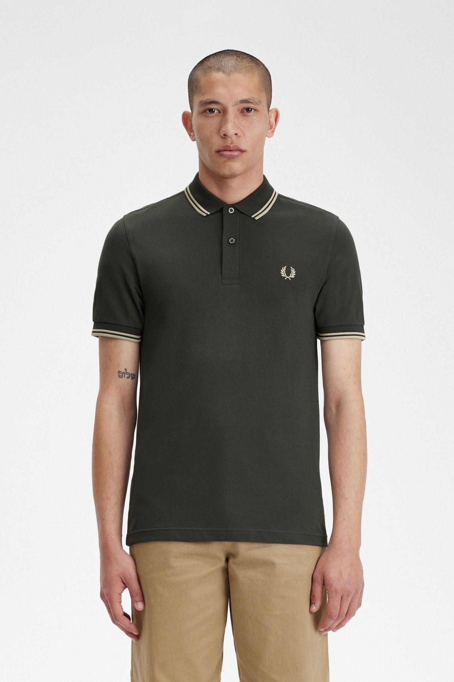 FRED PERRY TWIN TIPPED POLO - FIELD GREEN